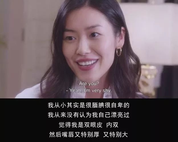 远处走来的是模特妈妈和她的逆子英语，一段跨越时尚与亲情的独特旅程